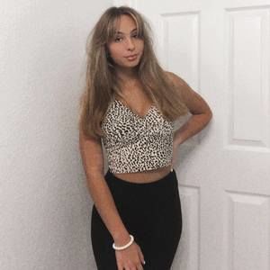 Meet your Posher, Elyse